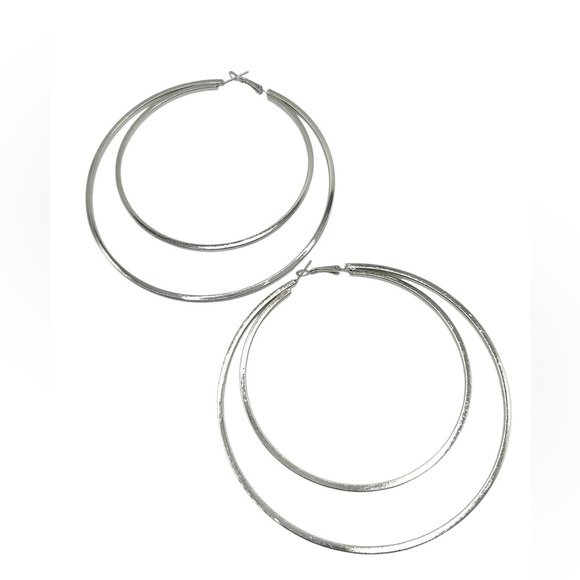 Chic Silver Large Double Hoop Earrings-New! - Picture 1 of 5